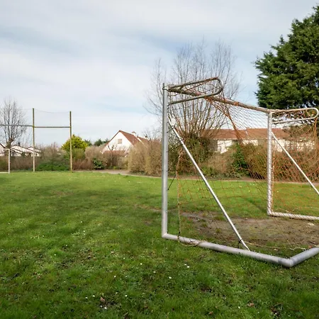 Vissershuisje 178 With Parking By Interhome