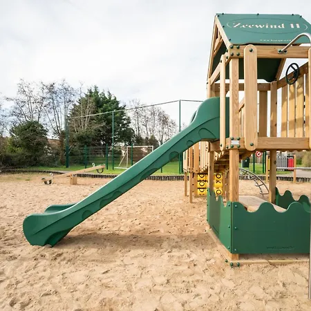 Holiday home Vissershuisje 178 With Parking By Interhome